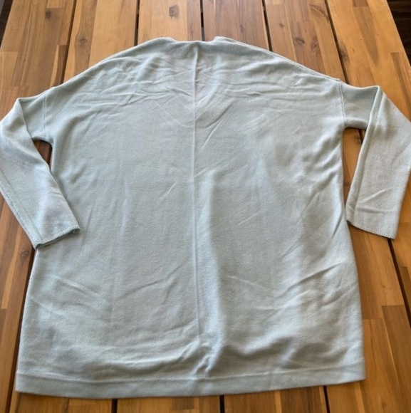 BCBGeneration Womens Pale Blue V-Neck Sweater Lightweight Oversized Size Xs/s‎ - Picture 2 of 3